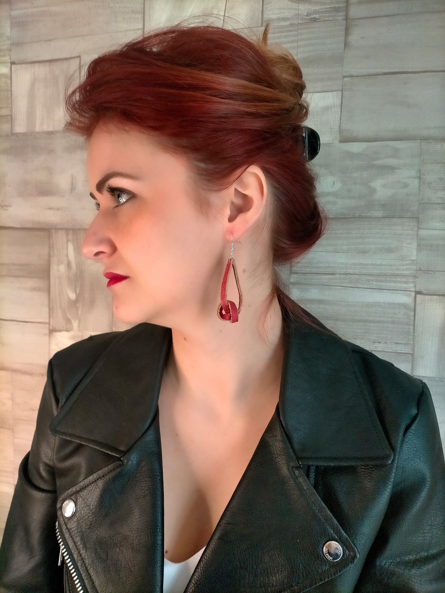 Boucles d'oreilles fines en CUIR rouge 075