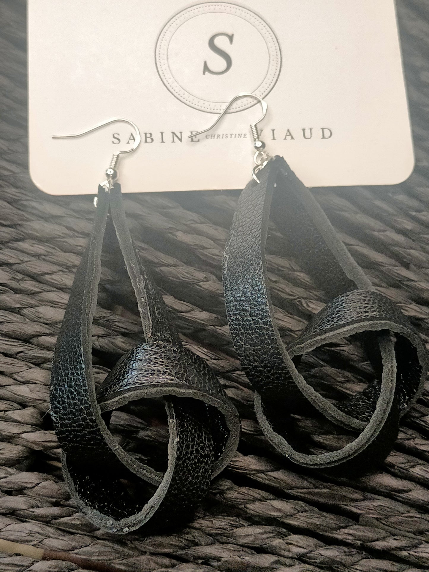 Boucles d'oreilles CUIR NOIR 074