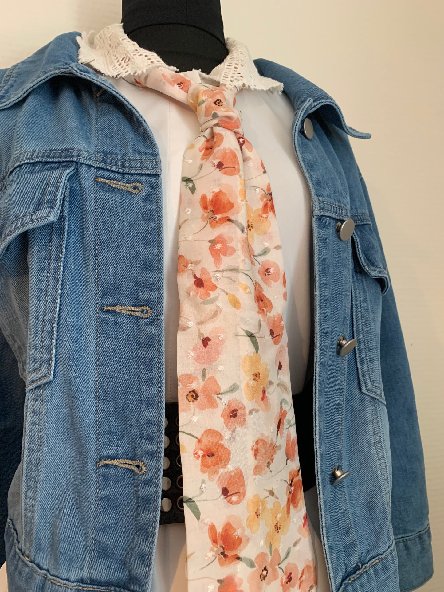 Cravate & 16  voile fleuri