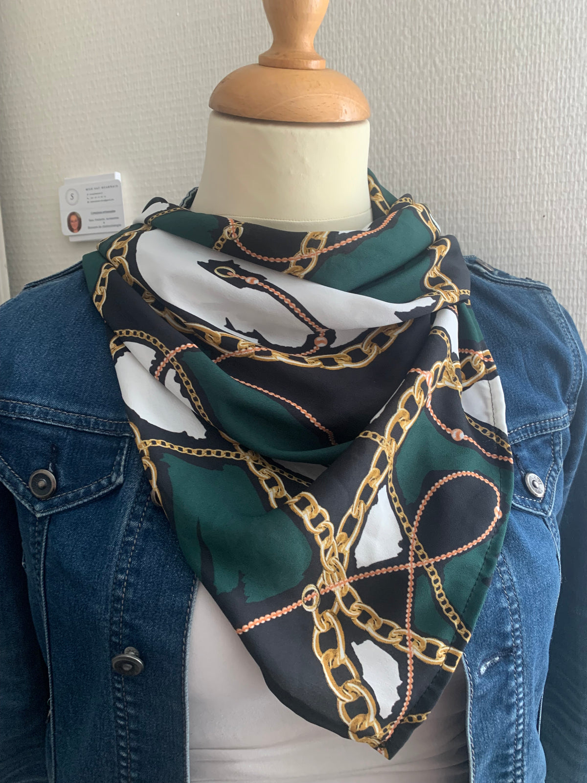 Carré de Satin de coton Hermous vert Modèle UNIQUE
