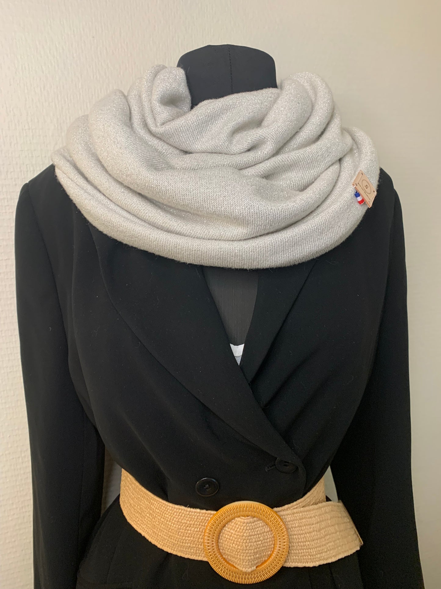 Emilie Écharpe chaude en maille blanc cassé pailleté modèle UNIQUE