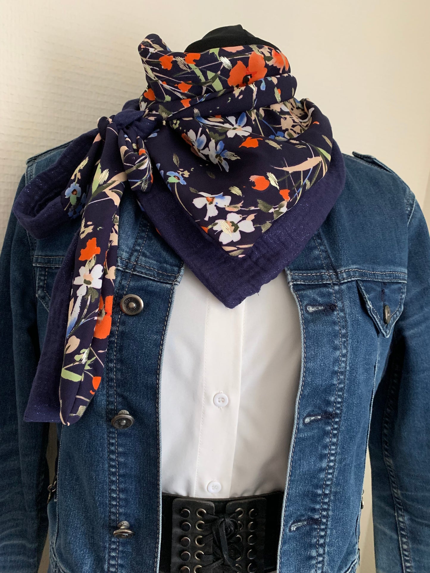 Mimi 28 Foulard  REVERSIBLE façon bandana à lanières Voile et gaze Modèle UNIQUE