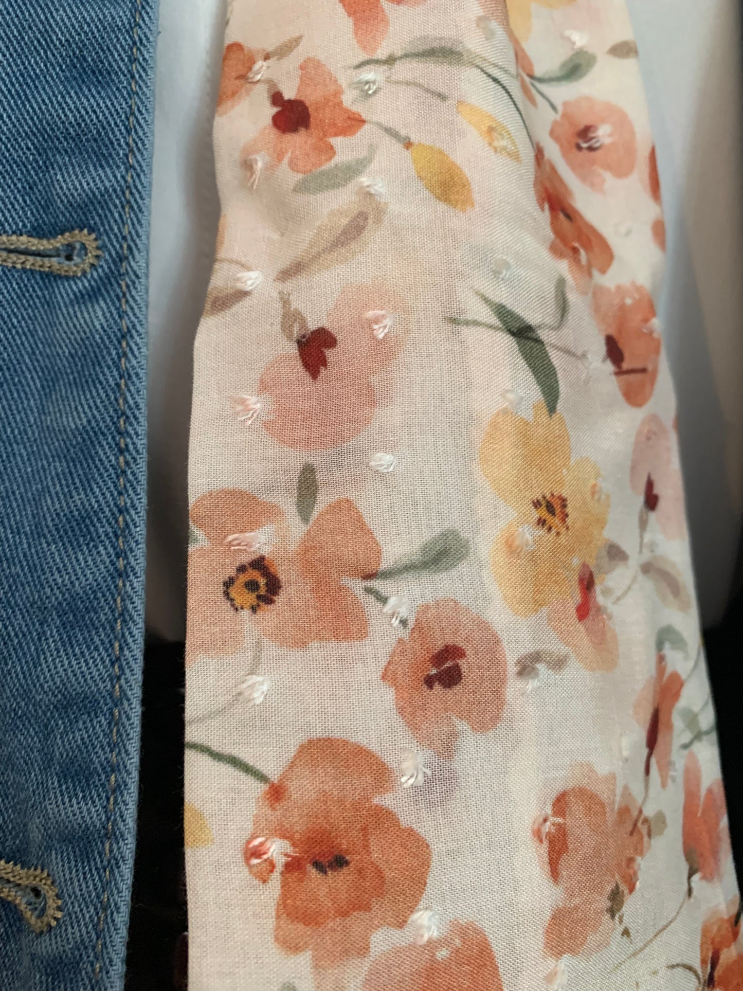 Cravate & 16  voile fleuri