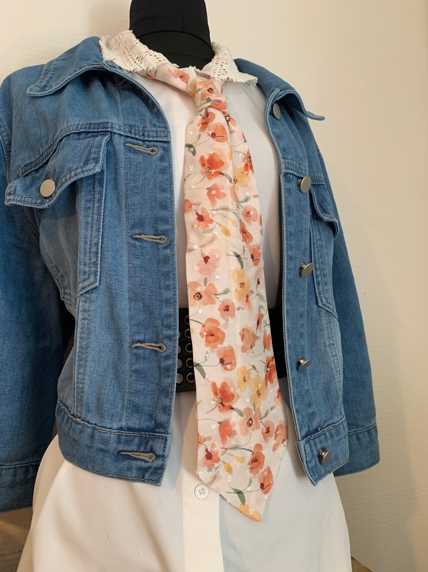 Cravate & 16  voile fleuri