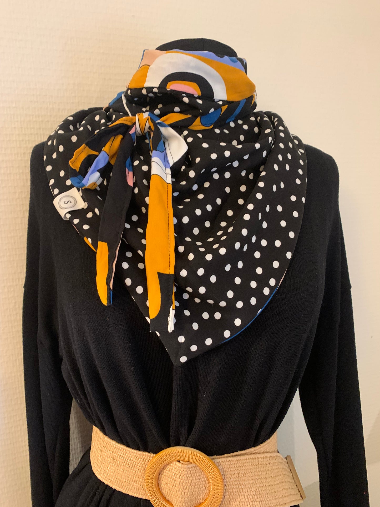Katy Foulard triangle à lanières MODELE UNIQUE