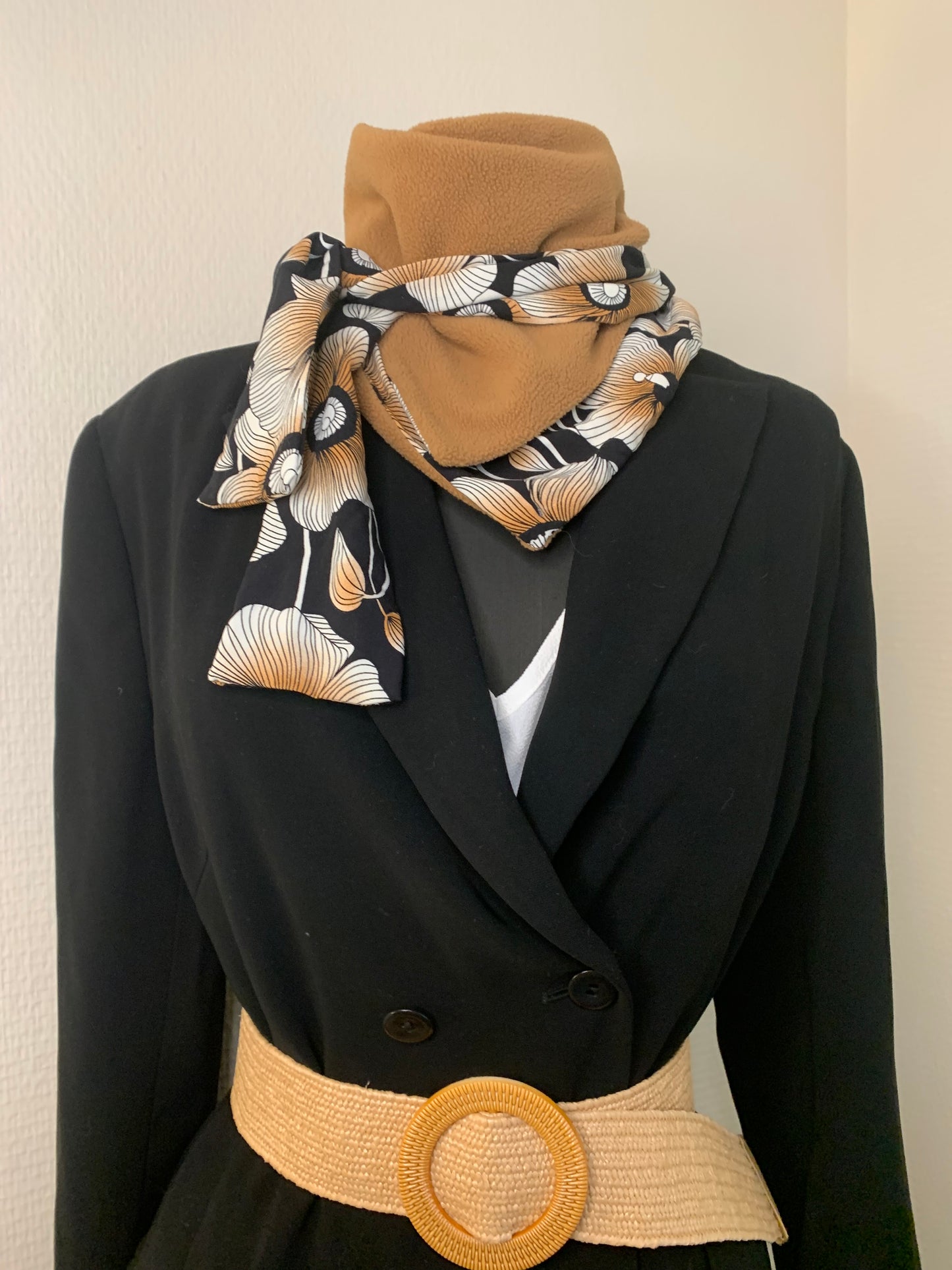 Mimi 18 Foulard forme bandana réversible polaire à lanières