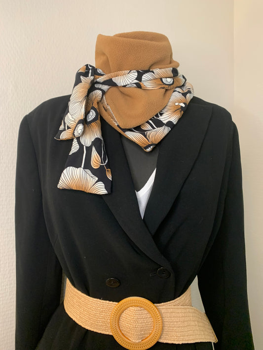 Mimi 18 Foulard forme bandana réversible polaire à lanières