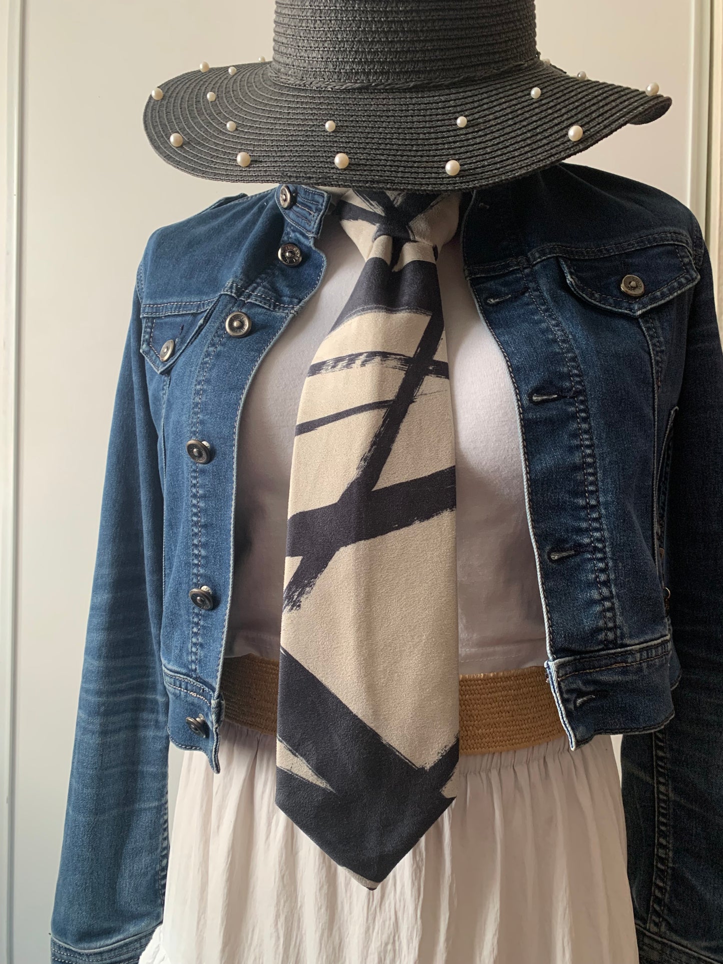 Cravate & 28 Daim artificiel beige et noir