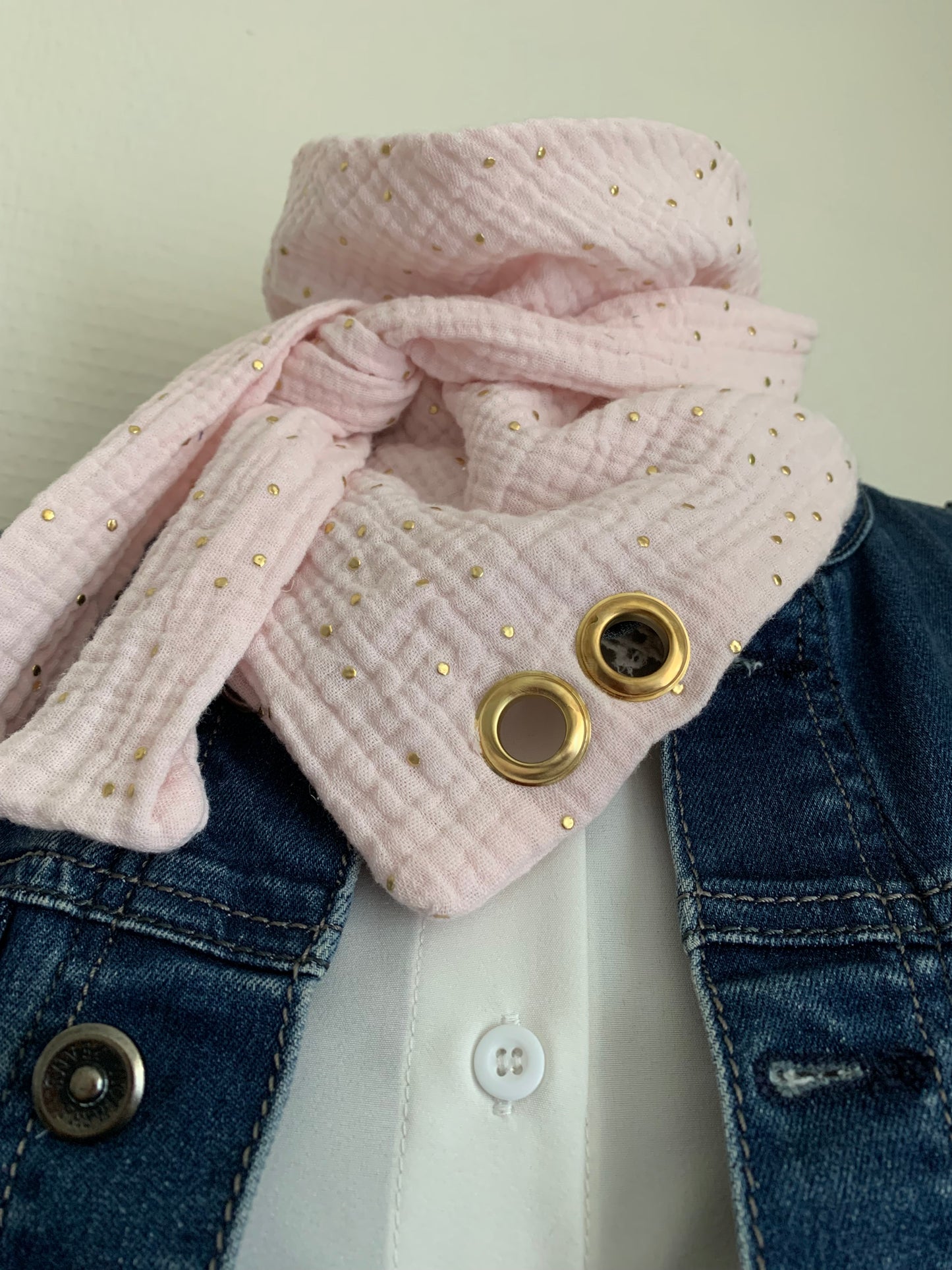 Triangle &3 foulard triangle en double gaze custom oeillet doré