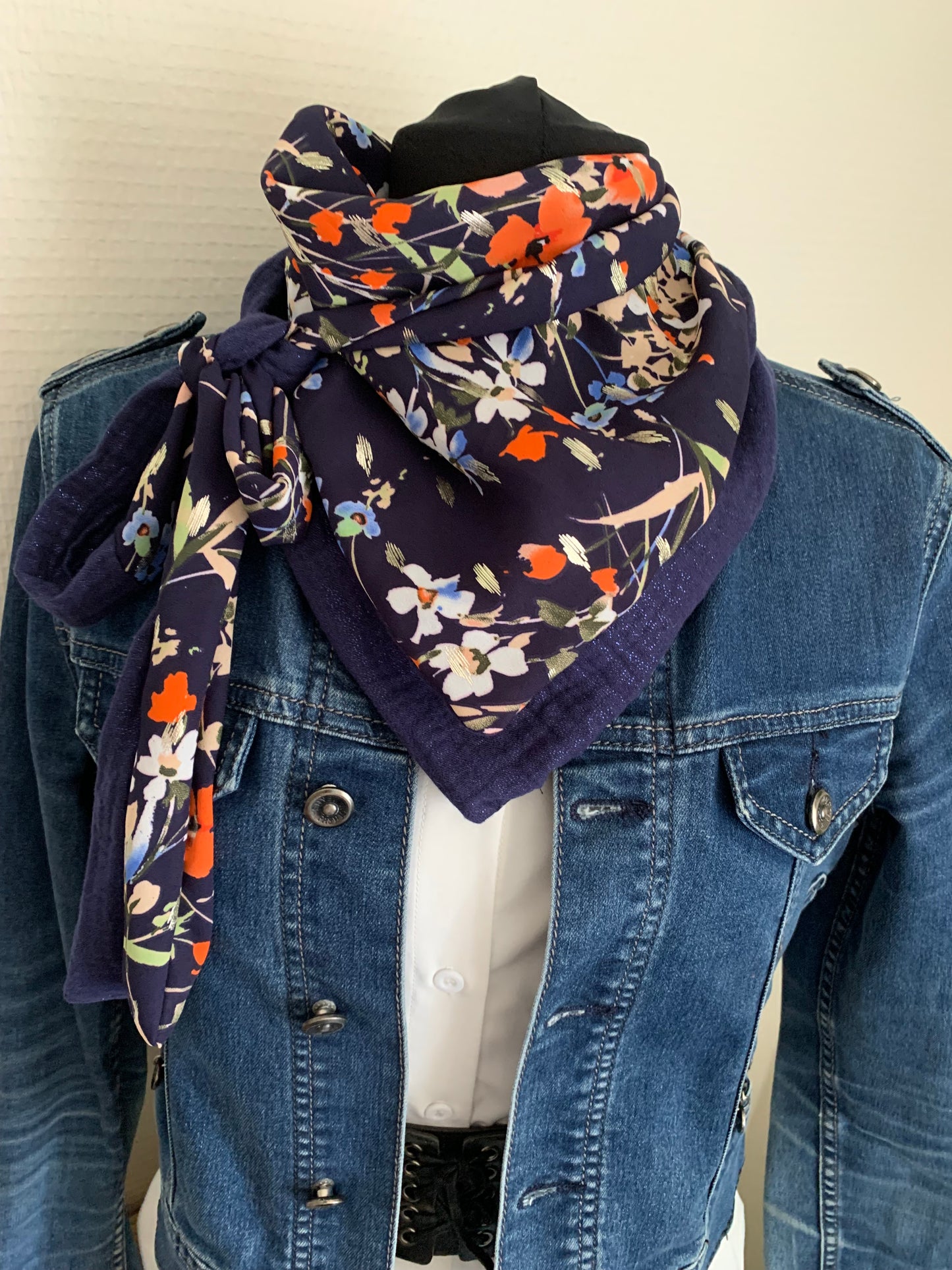 Mimi 28 Foulard  REVERSIBLE façon bandana à lanières Voile et gaze Modèle UNIQUE