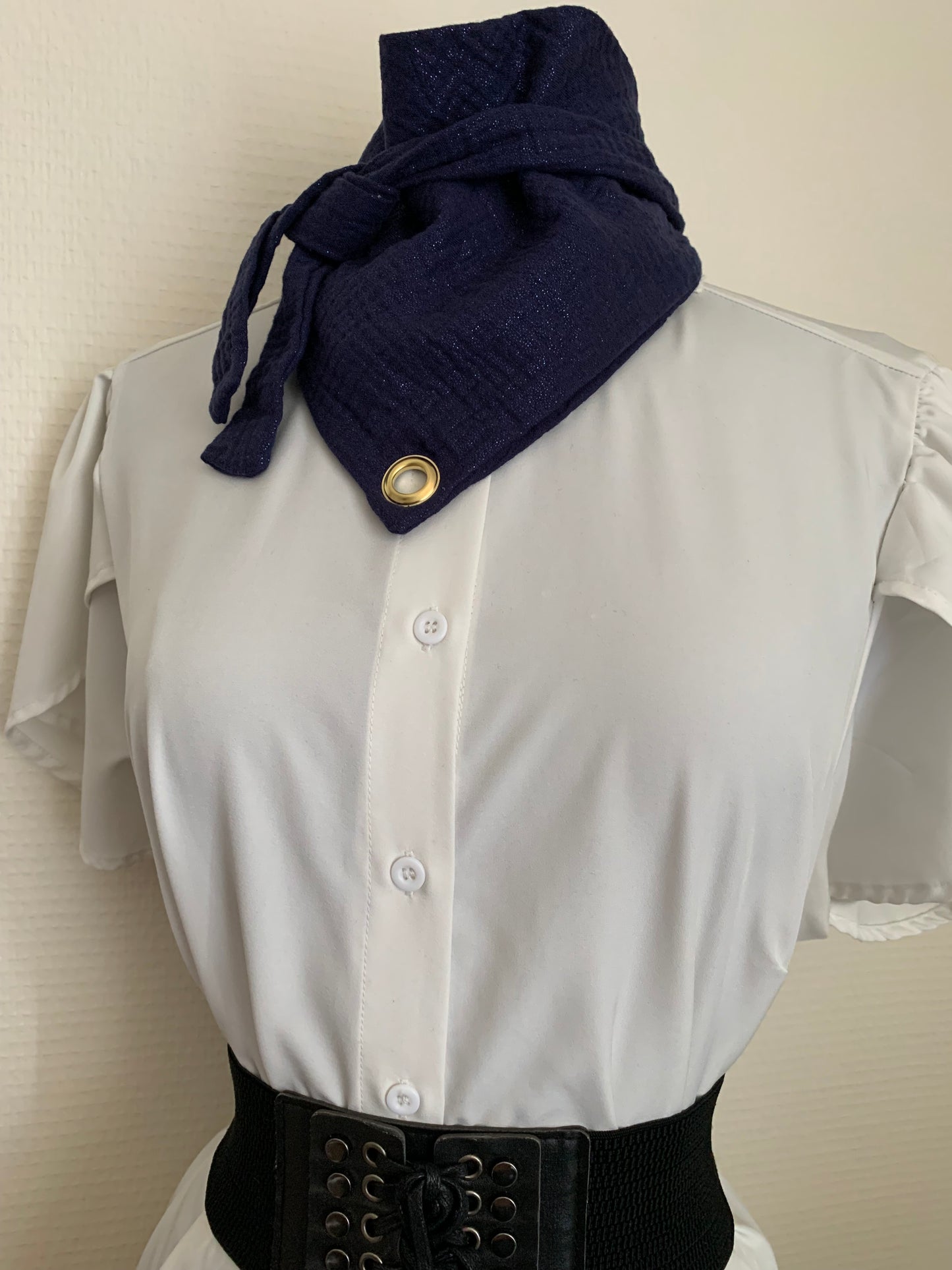 Triangle &4 foulard triangle gaze brillant,  à lanières custom oeillet doré