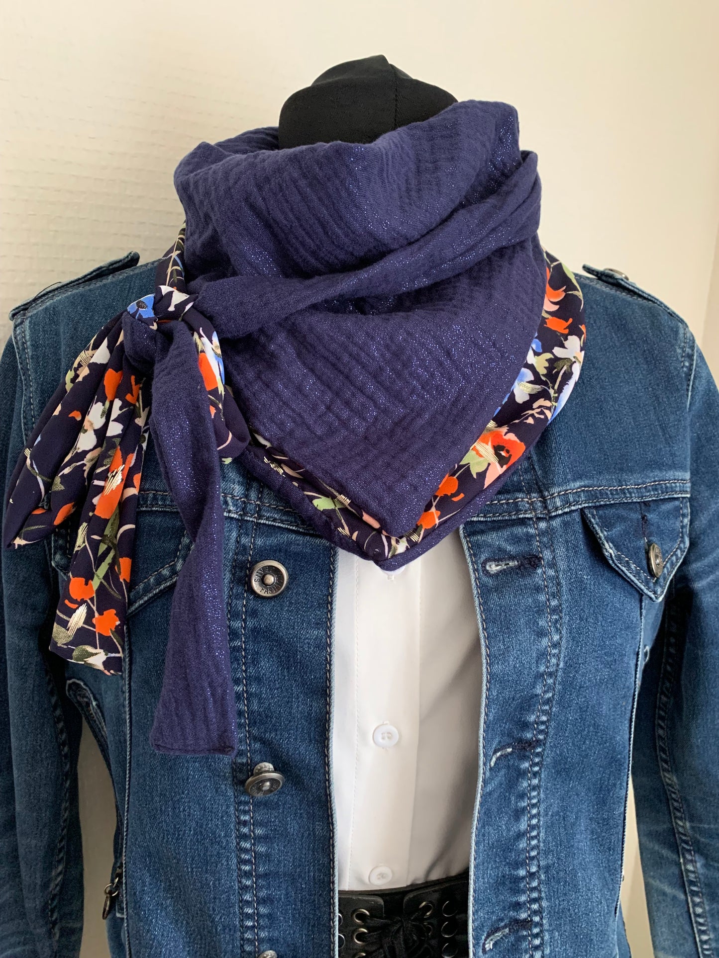 Mimi 28 Foulard  REVERSIBLE façon bandana à lanières Voile et gaze Modèle UNIQUE