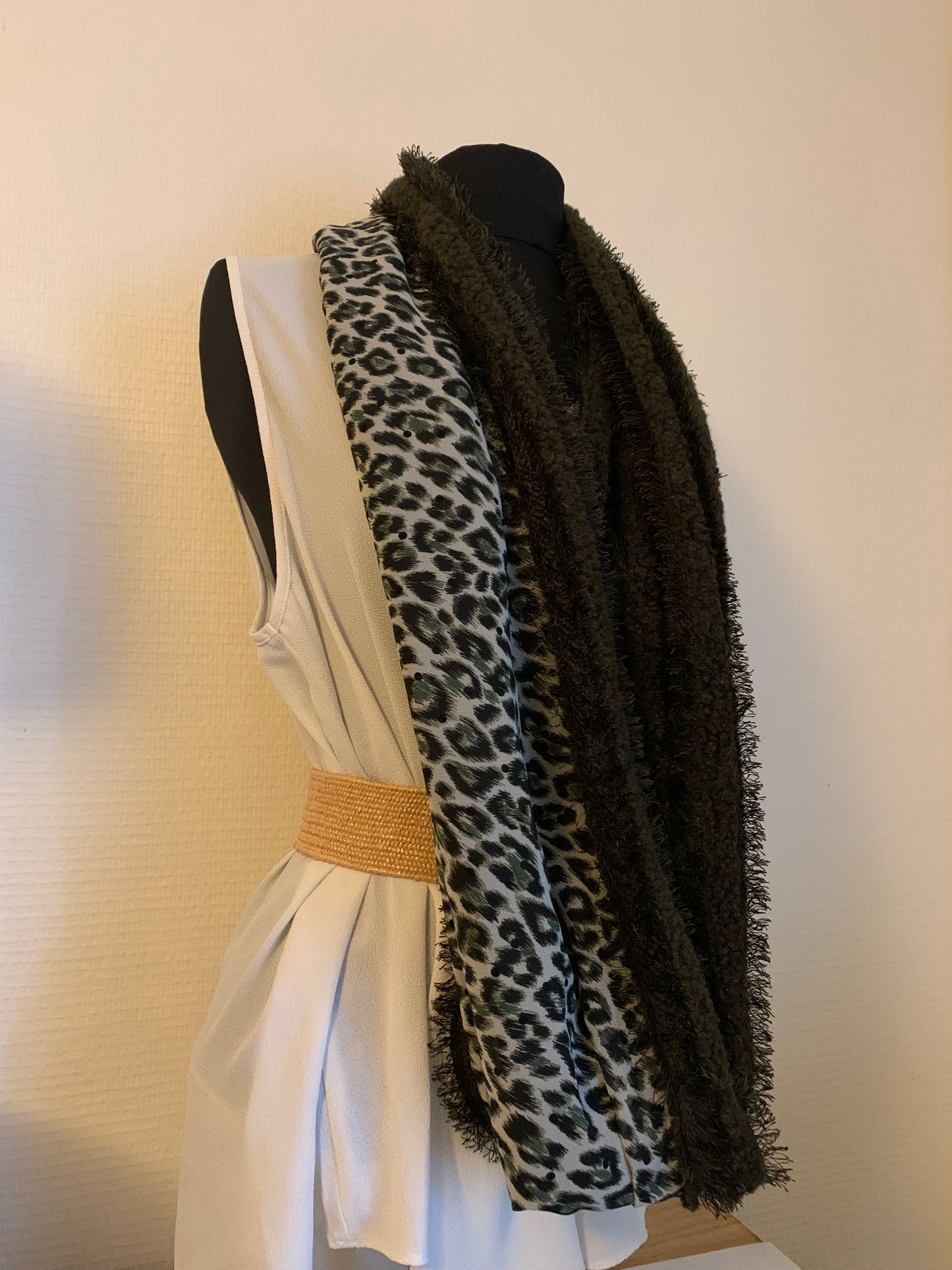 Plume kaki Double tour de cou voile et fausse fourrure