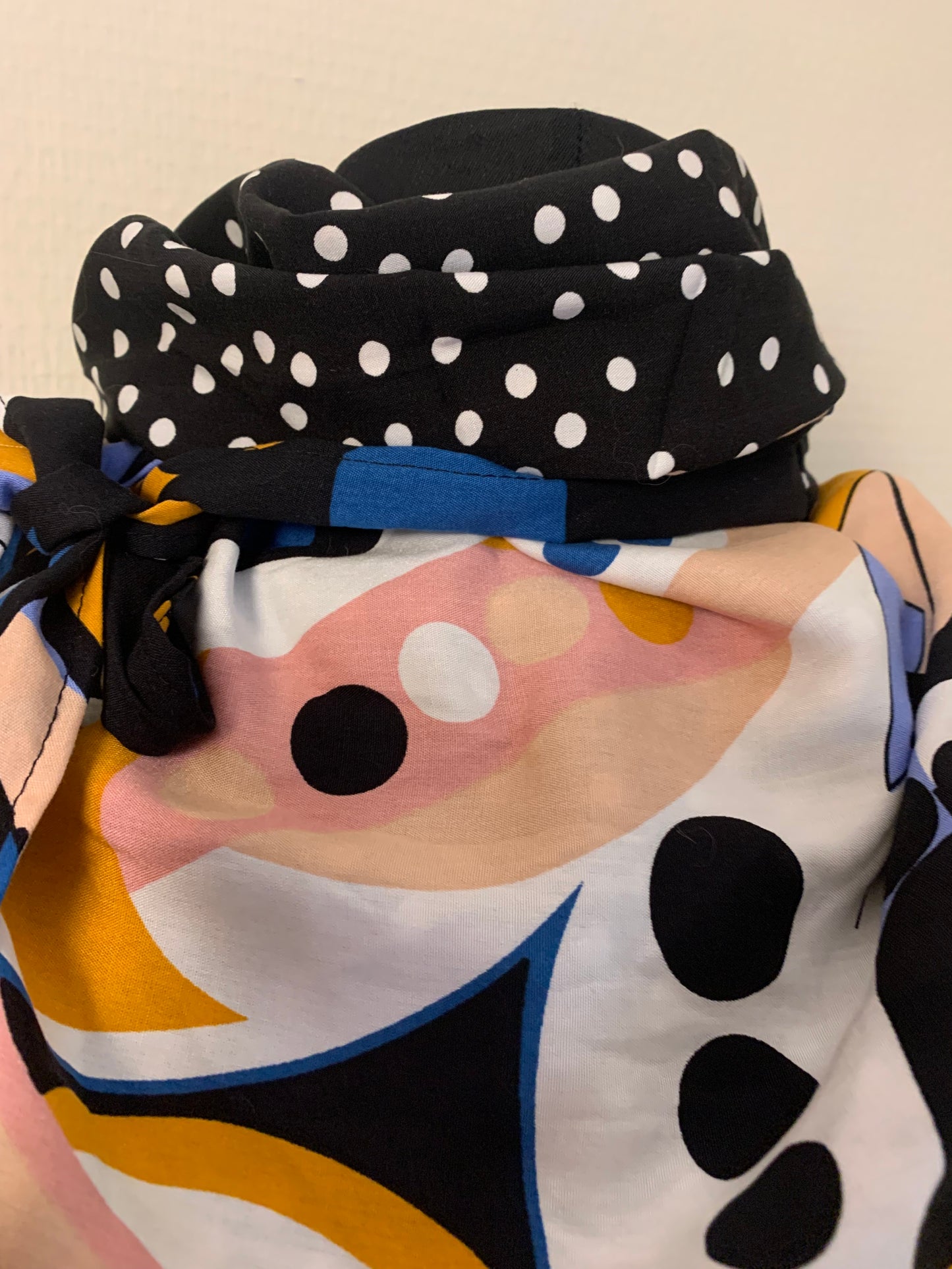 Katy Foulard triangle à lanières MODELE UNIQUE