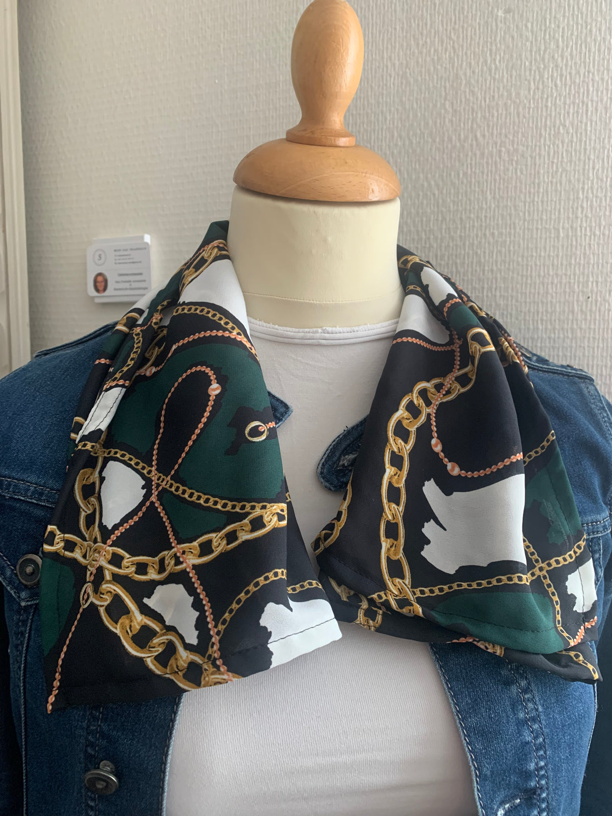 Carré de Satin de coton Hermous vert Modèle UNIQUE