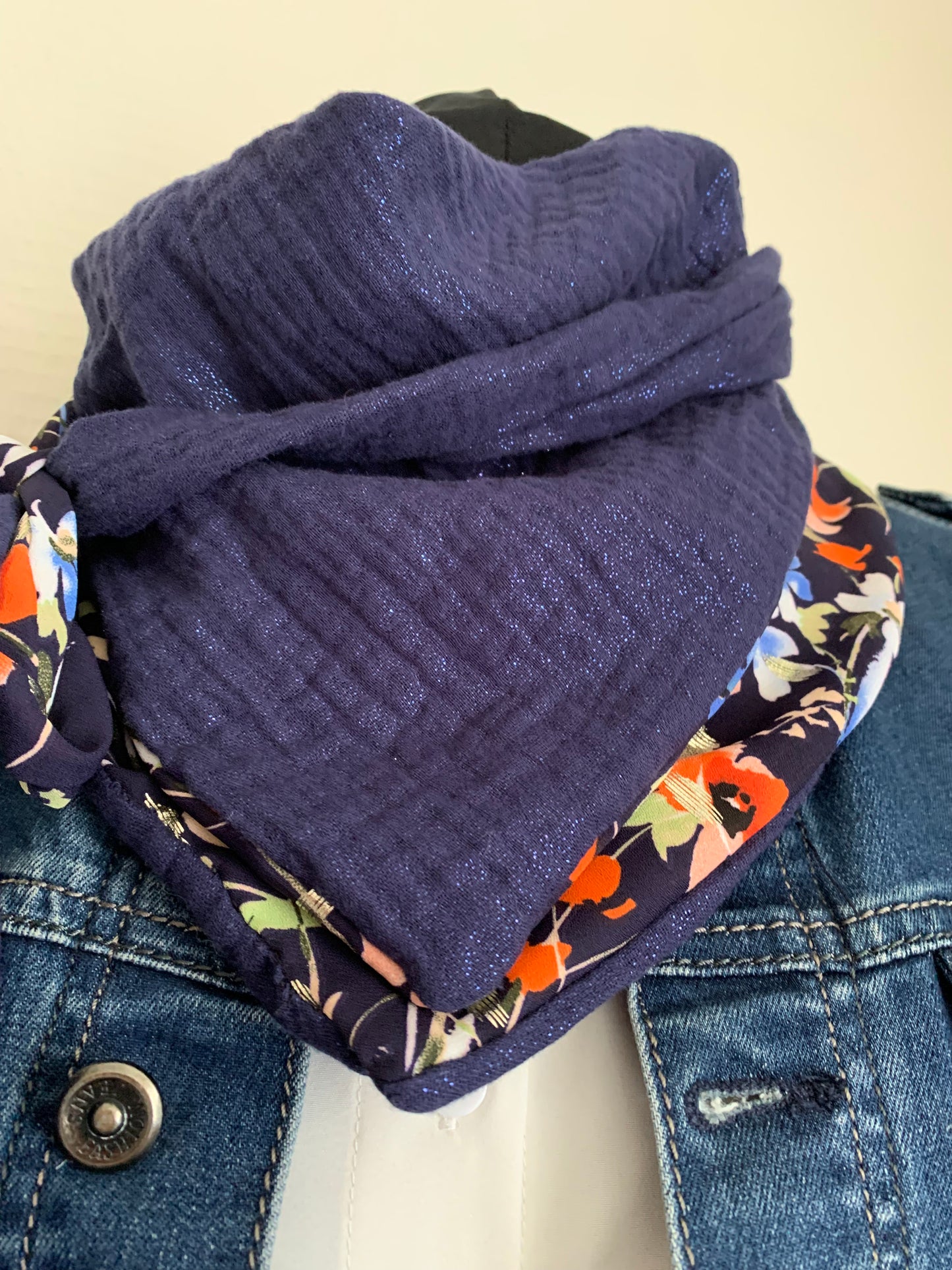 Mimi 28 Foulard  REVERSIBLE façon bandana à lanières Voile et gaze Modèle UNIQUE