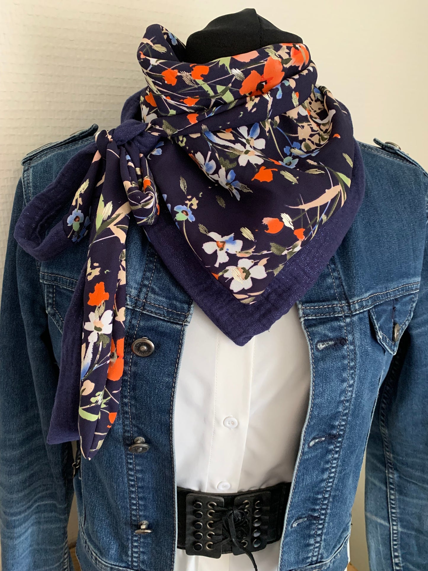 Mimi 28 Foulard  REVERSIBLE façon bandana à lanières Voile et gaze Modèle UNIQUE