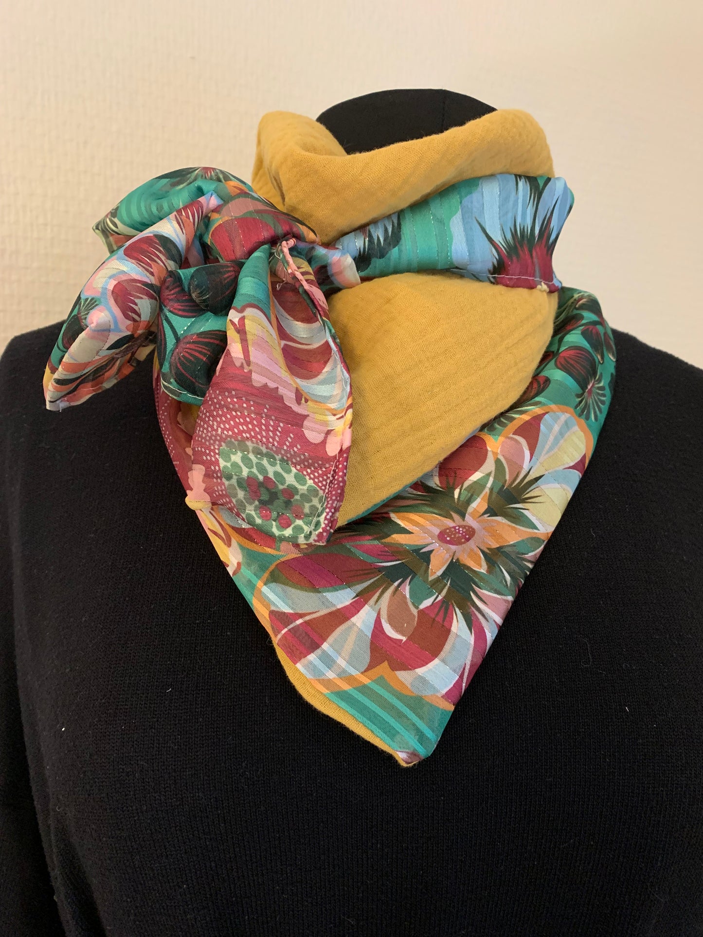 Mimi 22 Foulard façon bandana voile et double gaze MODÈLE  UNIQUE