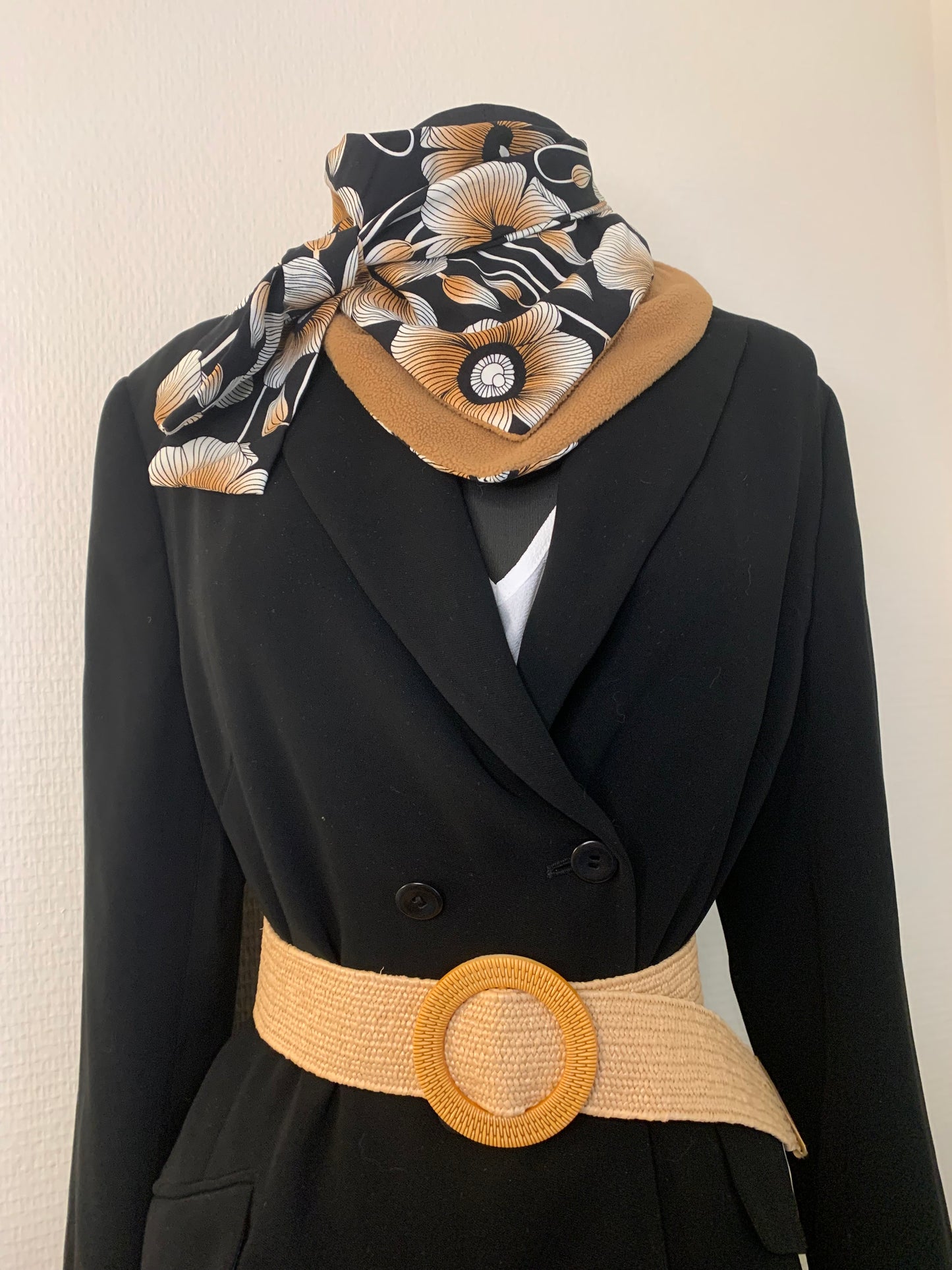 Mimi 18 Foulard forme bandana réversible polaire à lanières