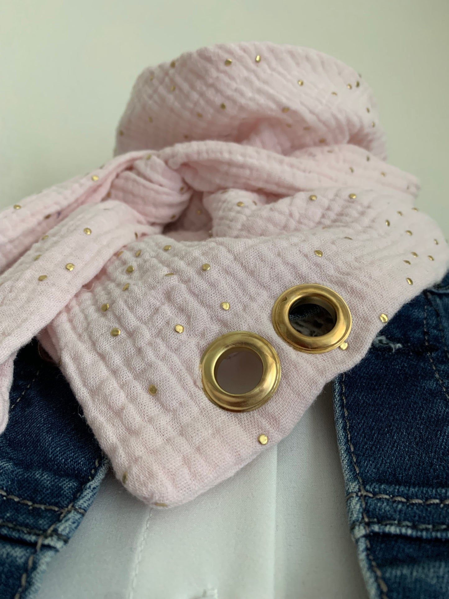 Triangle &3 foulard triangle en double gaze custom oeillet doré