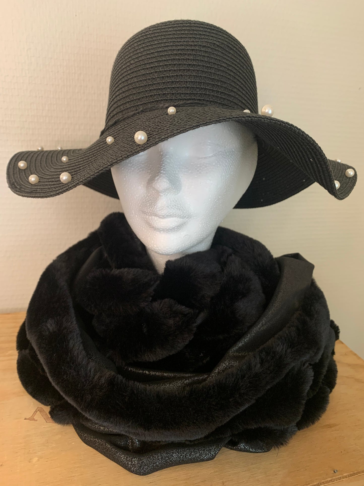 Fourrure brillante  Très Large double snood fourrure et viscose noire brillante