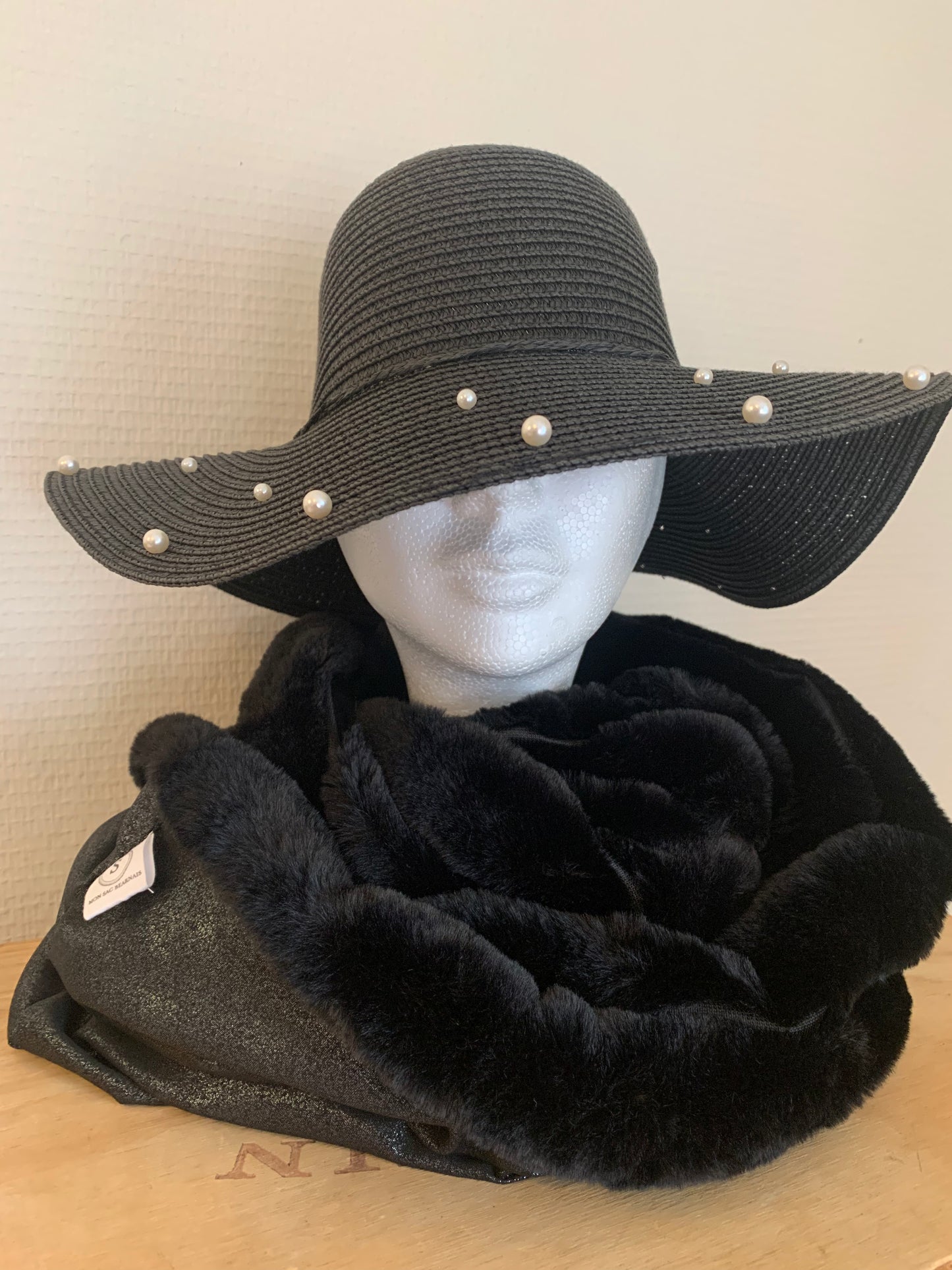 Fourrure brillante  Très Large double snood fourrure et viscose noire brillante