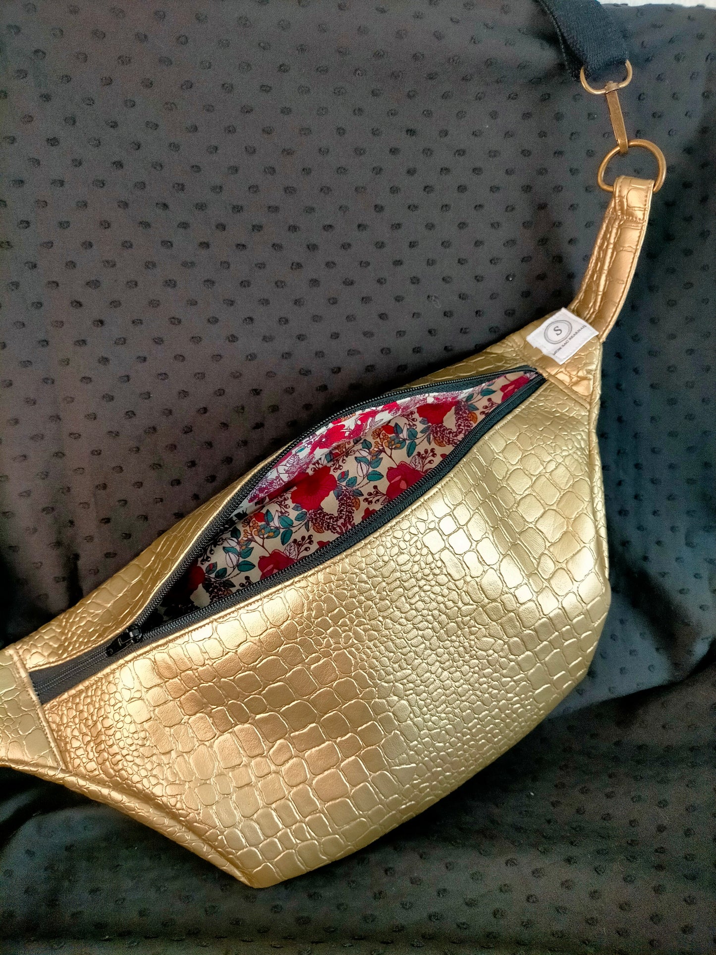 Cités d'Or Sac banane en simili cuir effet croco doré