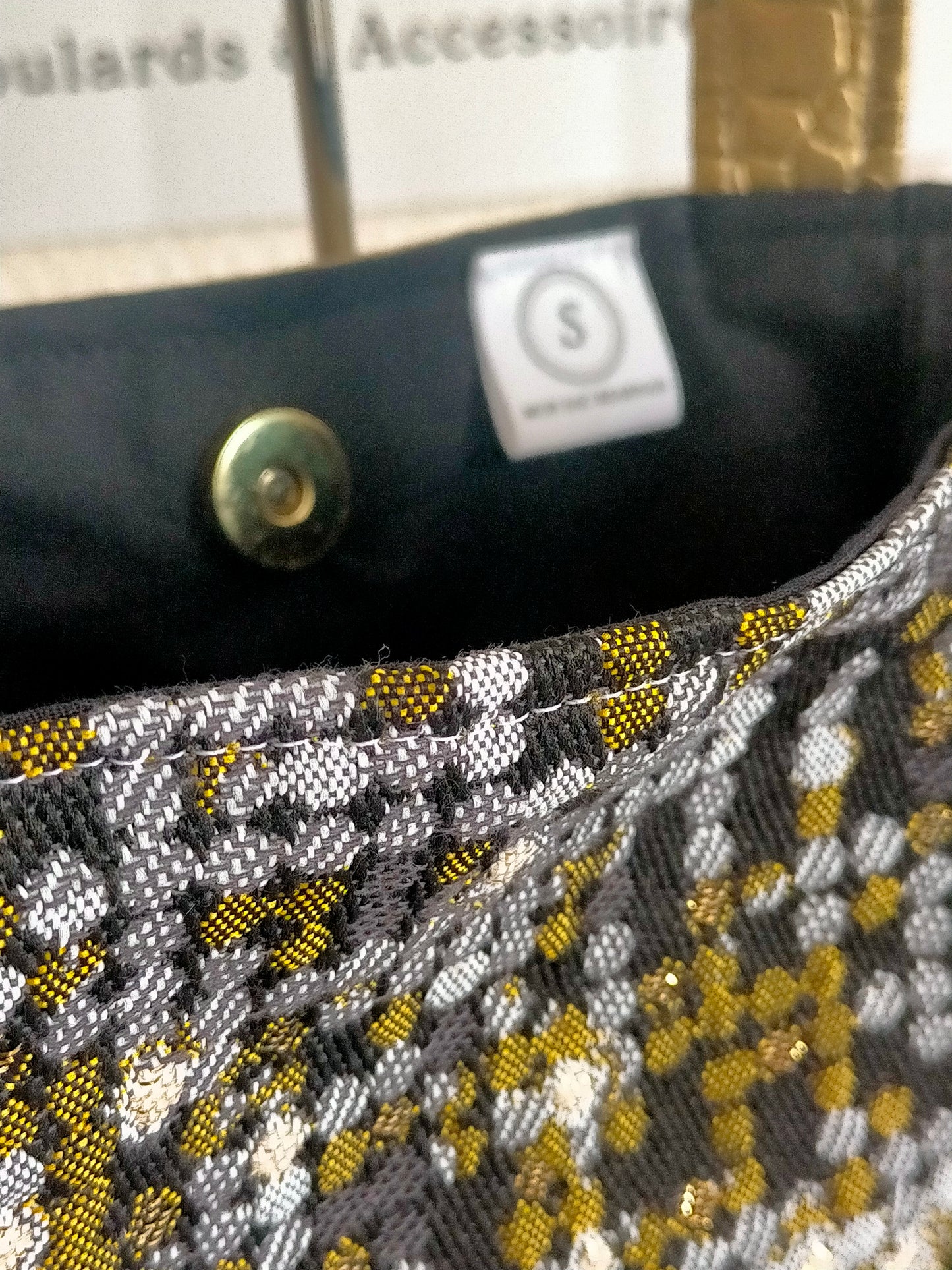 Rihanna Sac en  carré de jacquart et simili cuir croco doré MODELE UNIQUE