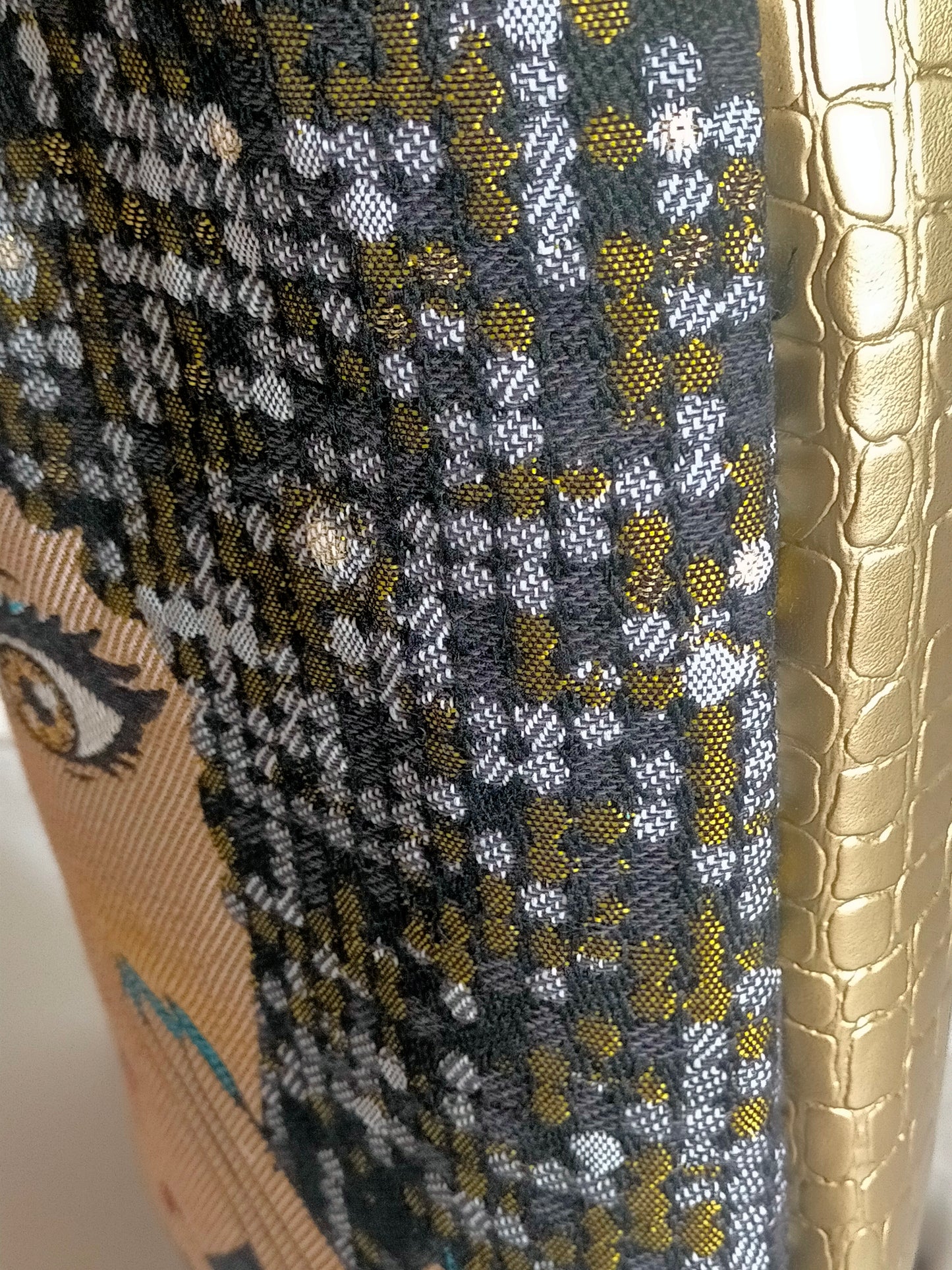 Rihanna Sac en  carré de jacquart et simili cuir croco doré MODELE UNIQUE