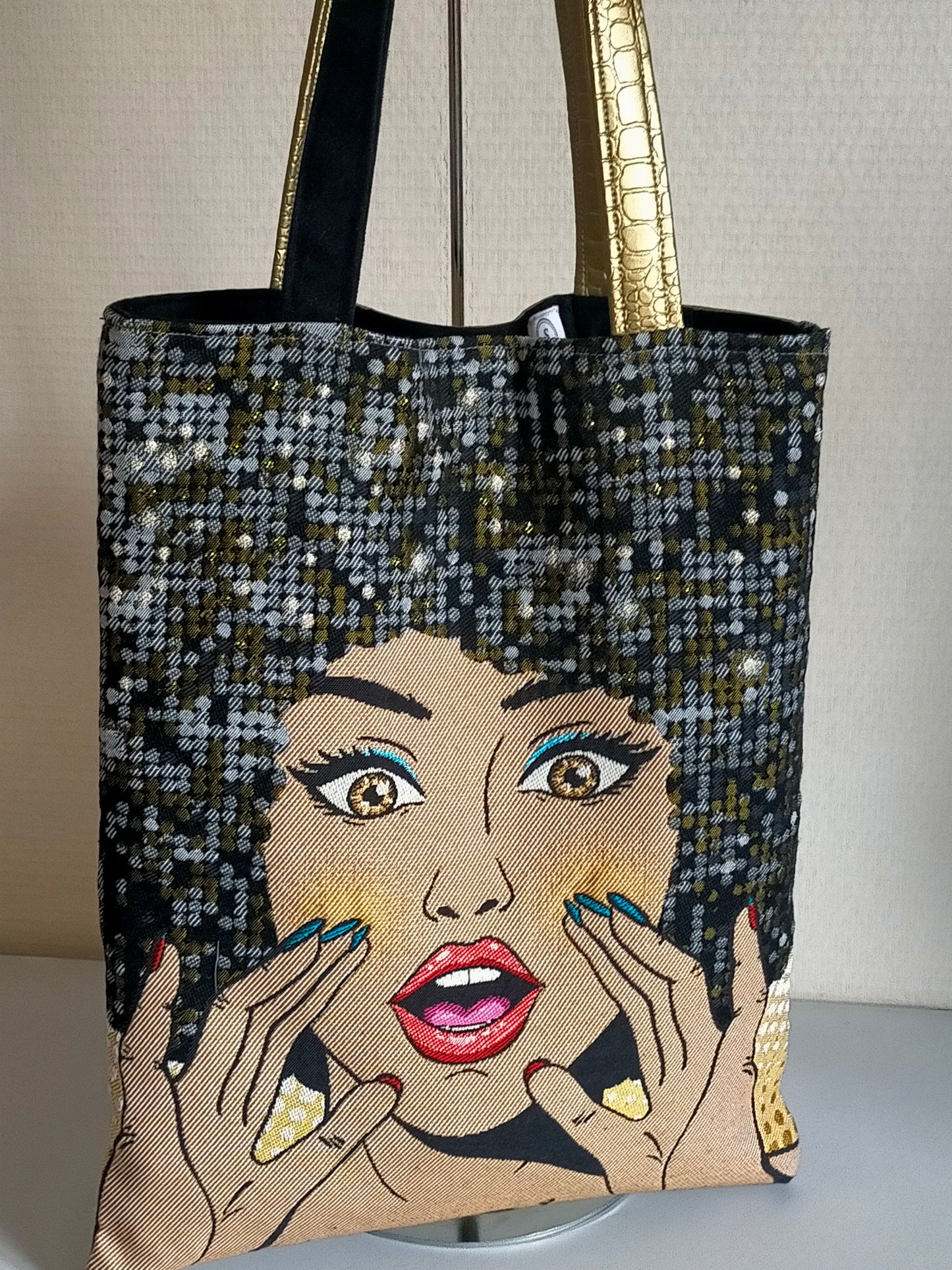Rihanna Sac en  carré de jacquart et simili cuir croco doré MODELE UNIQUE