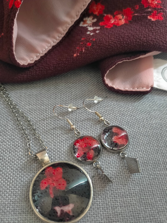 Parure Sublimant n°33 Coller et boucles d'oreilles garniture crêpe assorti