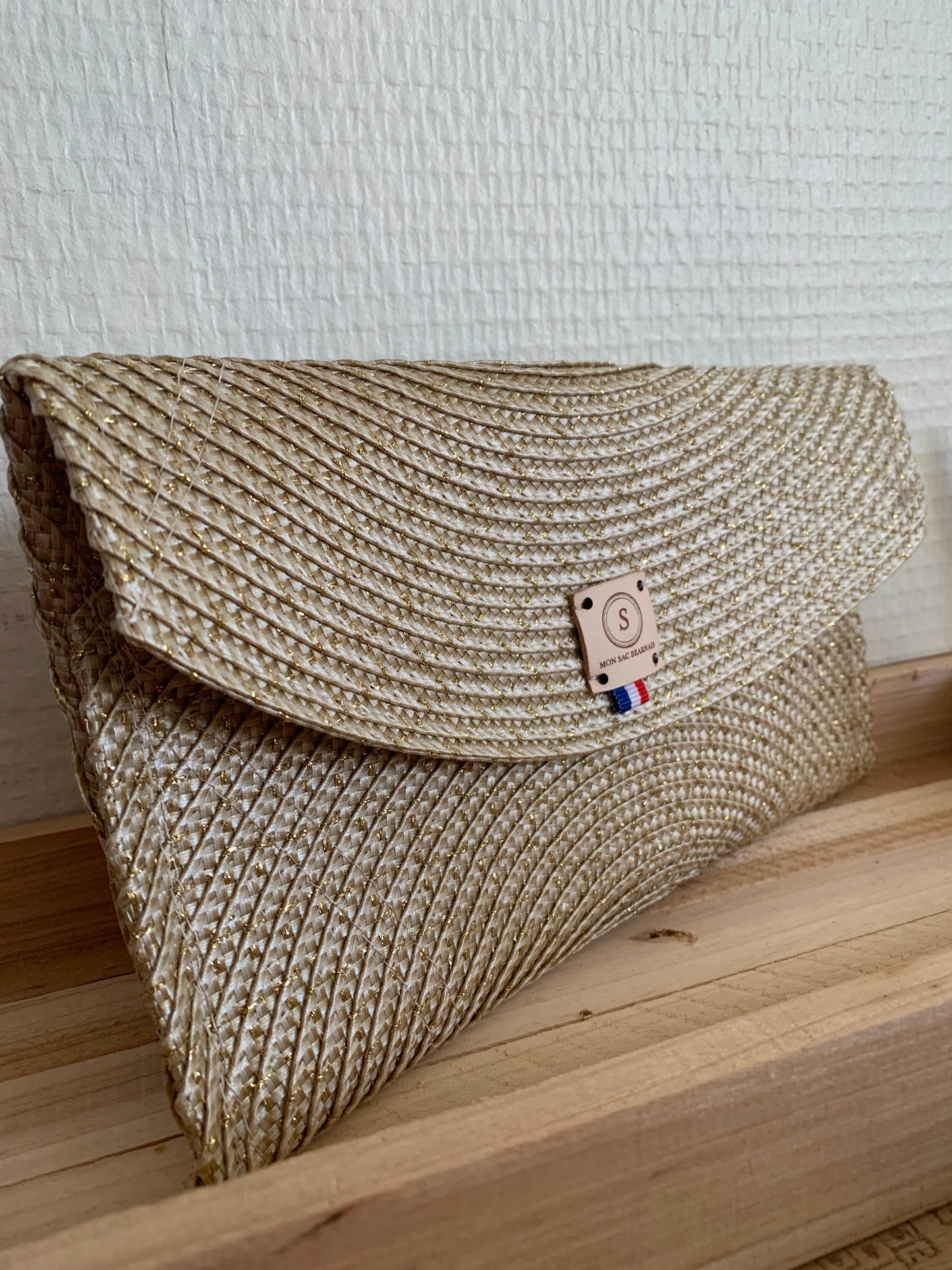 Pochette enveloppe beige moucheté doré