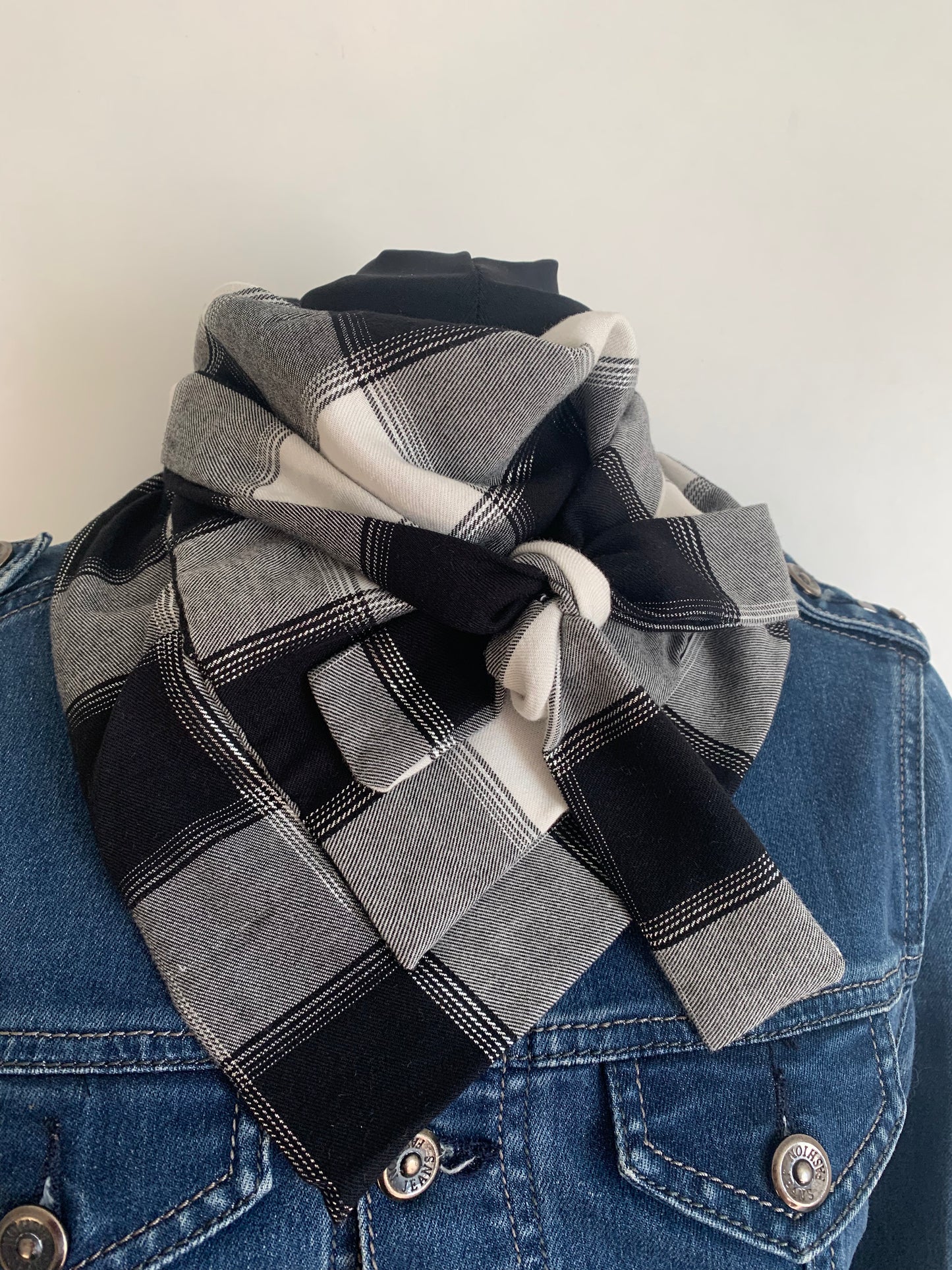 MIMI 13 Foulard façon bandana à lanières
