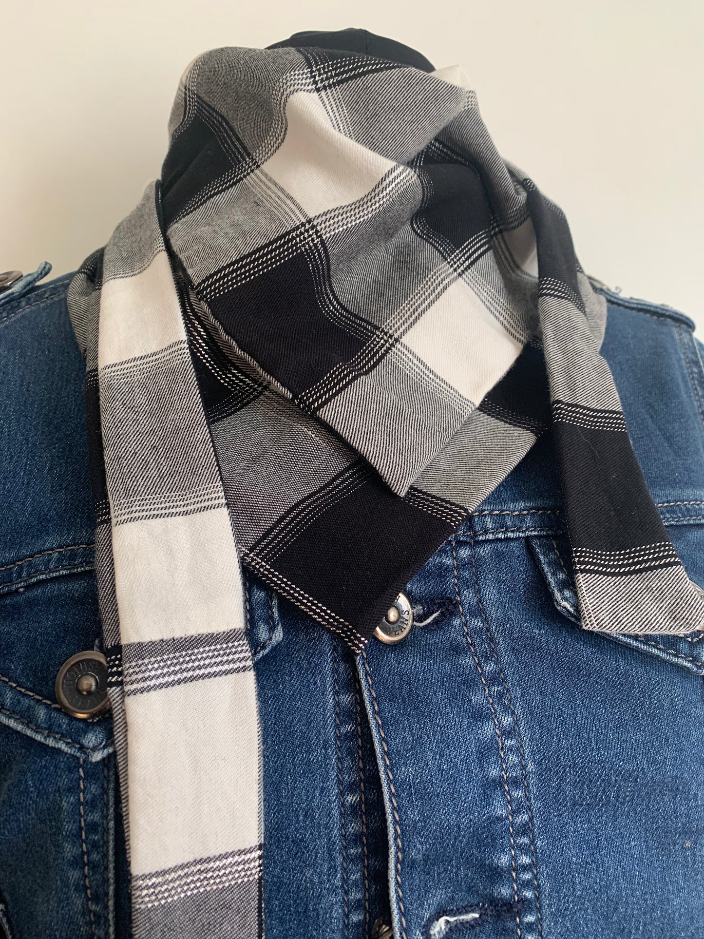 MIMI 13 Foulard façon bandana à lanières
