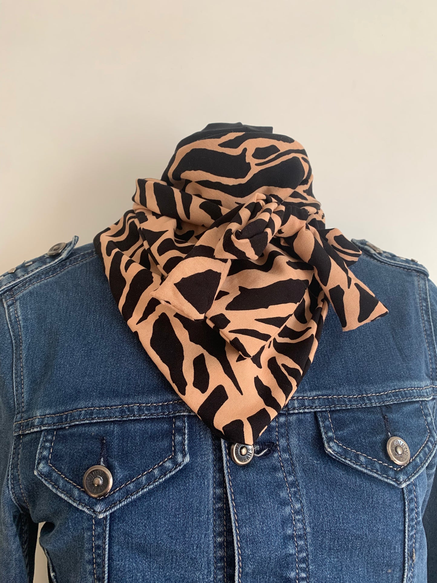 MIMI 14 Foulard façon bandana à lanières