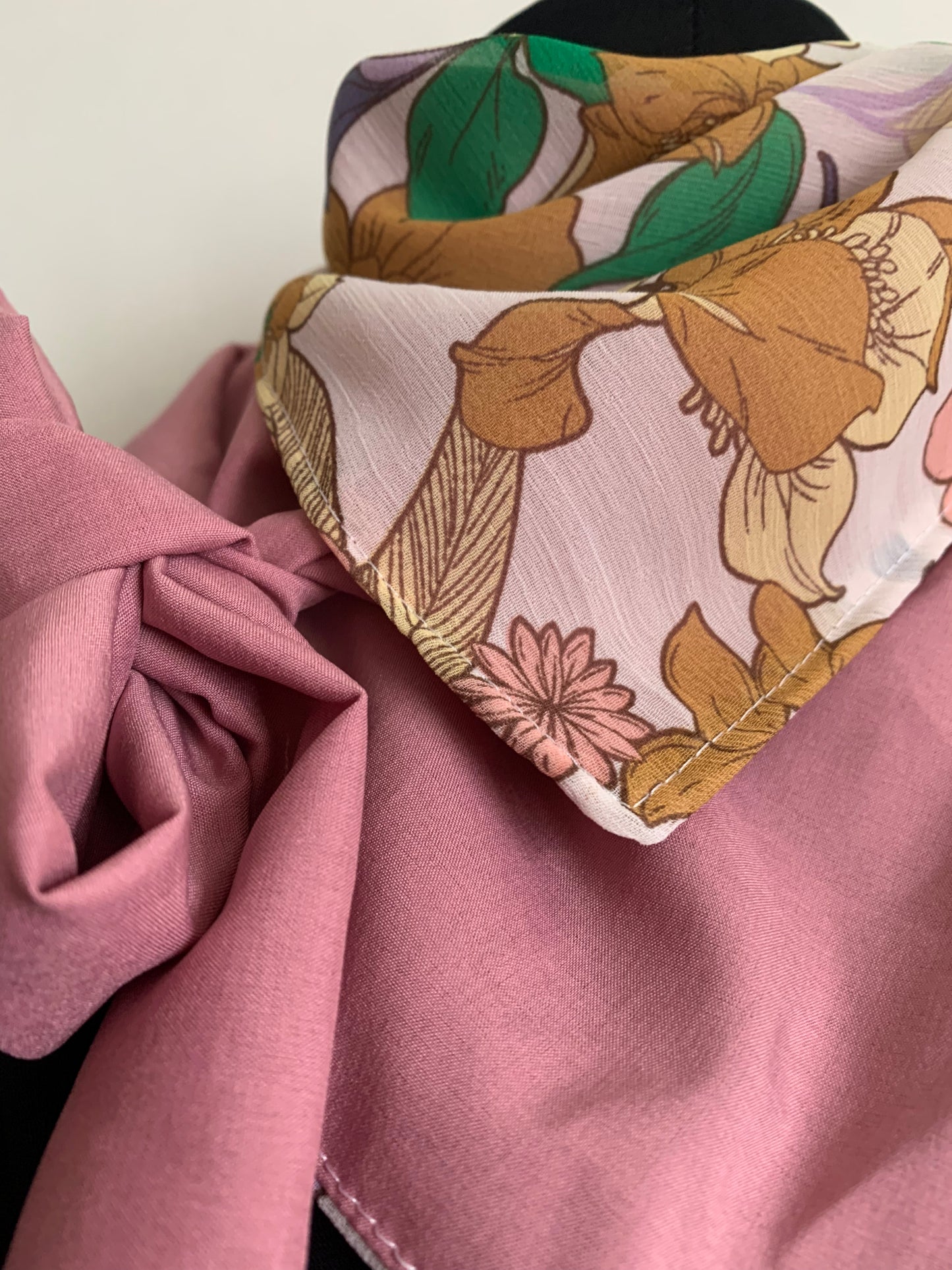 MIMI 11 Foulard façon bandana à lanières REVERSIBLE