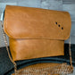 Clous 3  Sac Besace simili cuir moutarde vieilli bandoulière chainette dorée